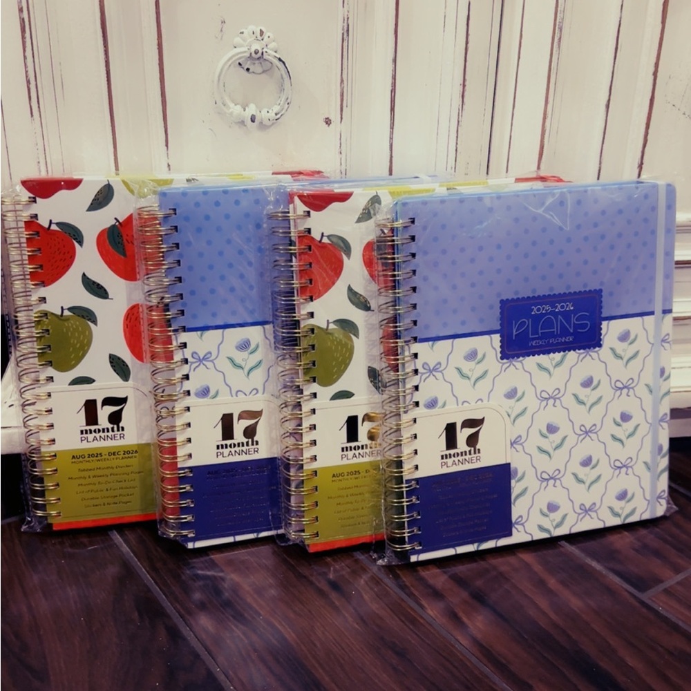 The Creative Expert 17-Month Planner